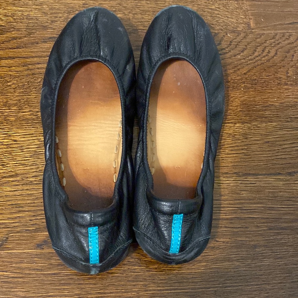 Used black tieks flats size 8